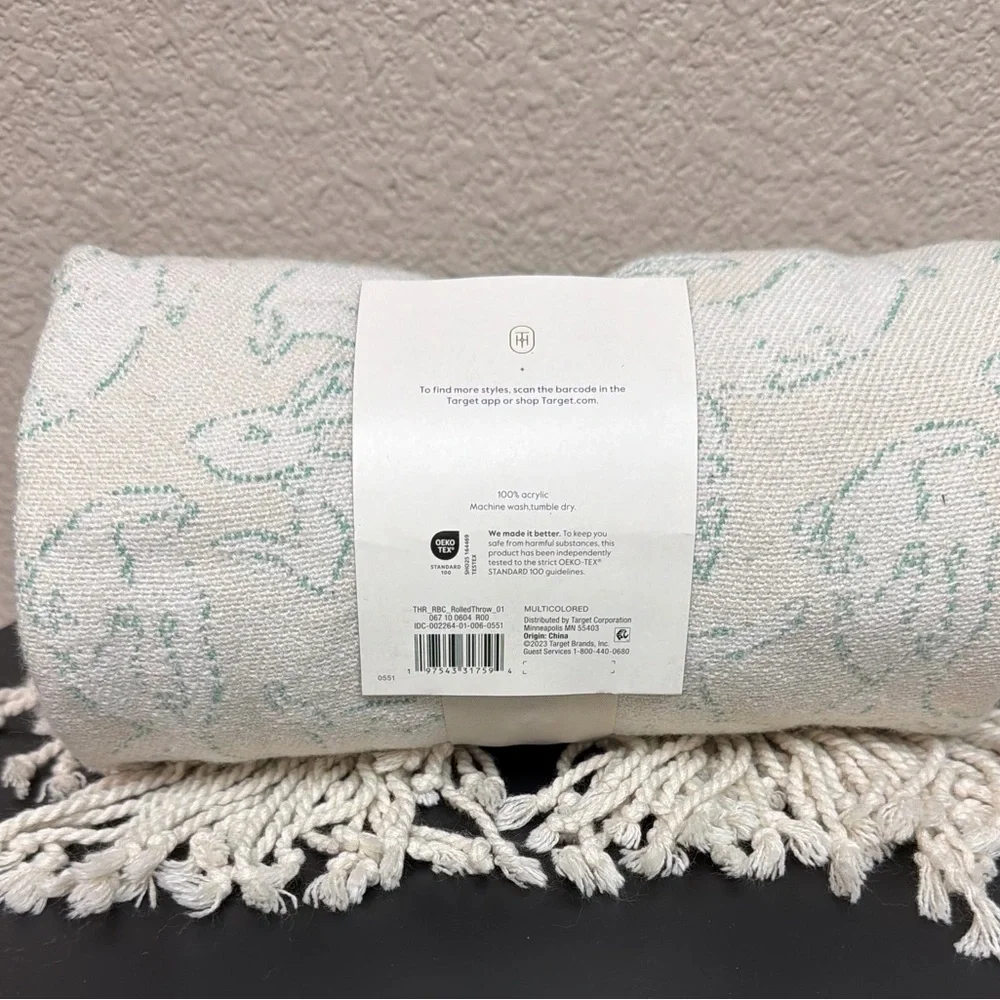 NWT Threshold Cream and Green Fringed Throw‎